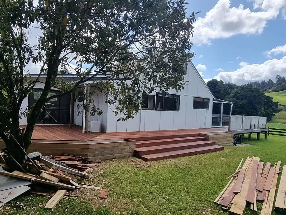 1 Shot Builders team working on an Auckland renovation