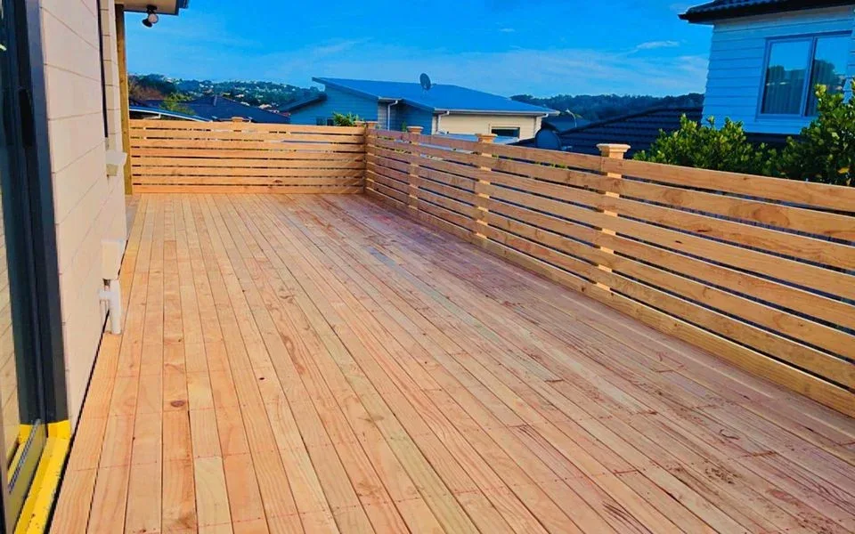 Elevated timber deck with horizontal balustrade, Auckland